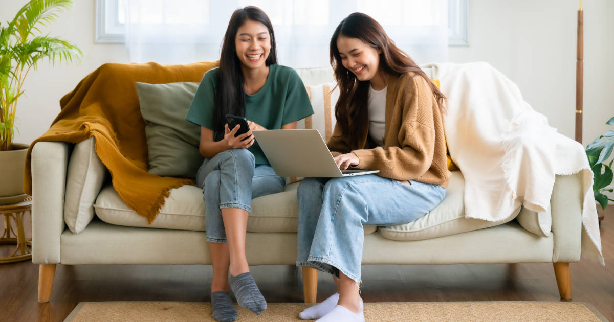 friends chatting